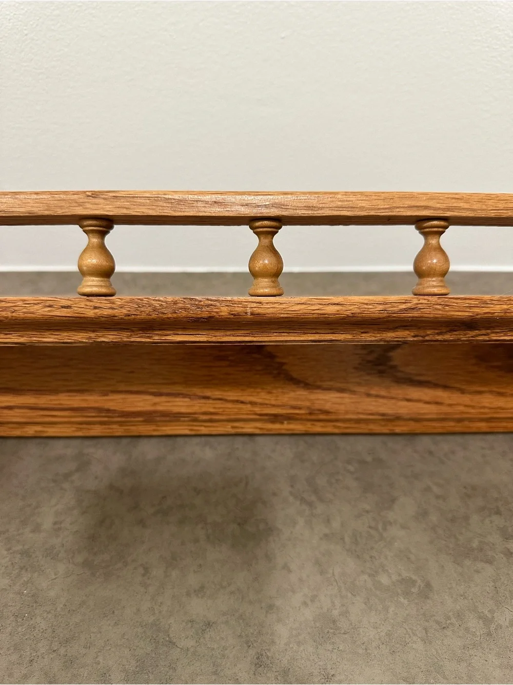 Vintage Wooden Wall-Mounted Display Plate Shelf Spindle Gallery Rail Solid Oak